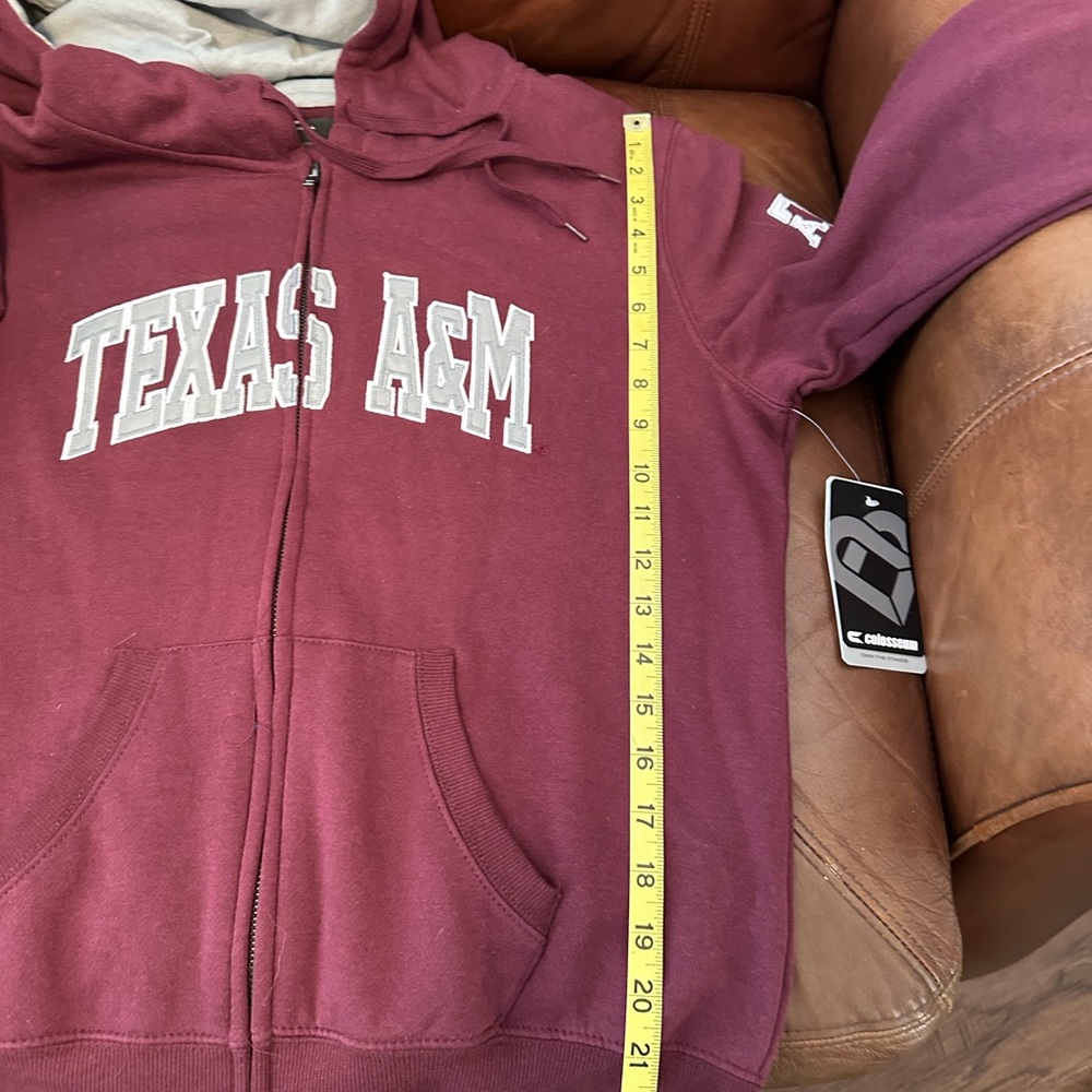 Texas A&M Bundle- NWT Women’s Medium Hoodie; NWOT Hat, 24 oz Trevis Tumbler - Picture 9 of 15